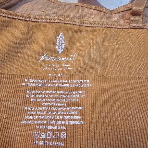 1/2 OFF Free People Movement Orange Sports Bra & Running Shorts Set Medium/Large - Picture 6 of 8